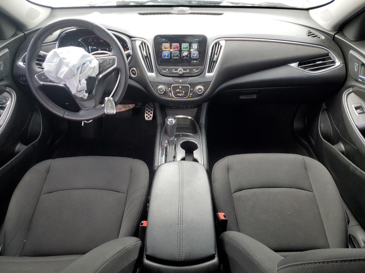 2016 Chevrolet Malibu - Image 8