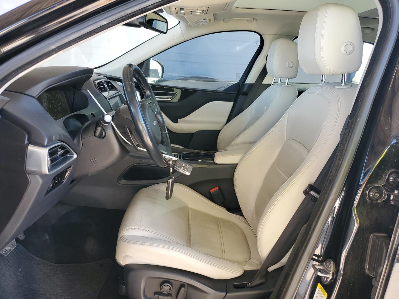 2017 Jaguar F-Pace - Image 7