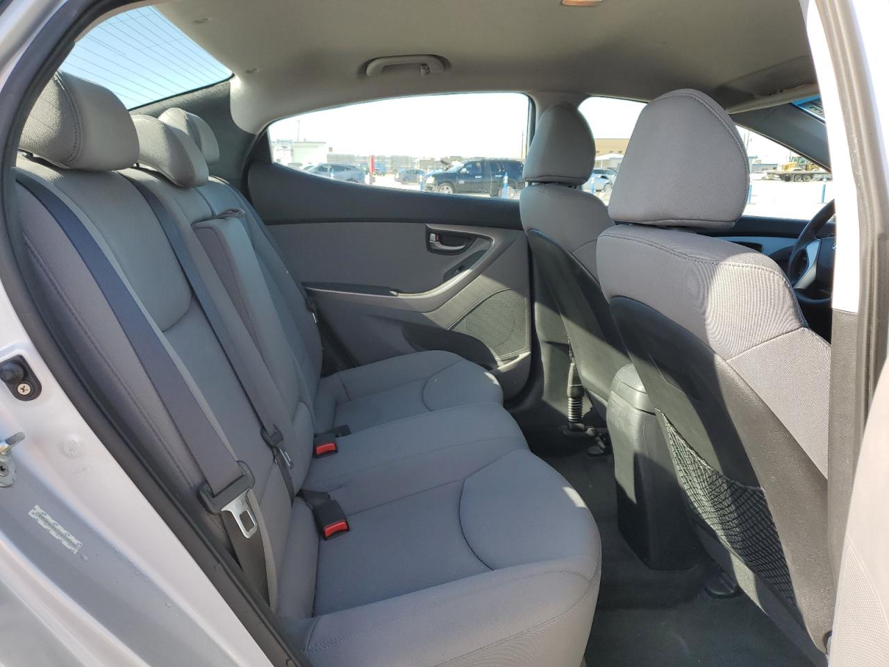 2012 Hyundai Elantra - Image 10