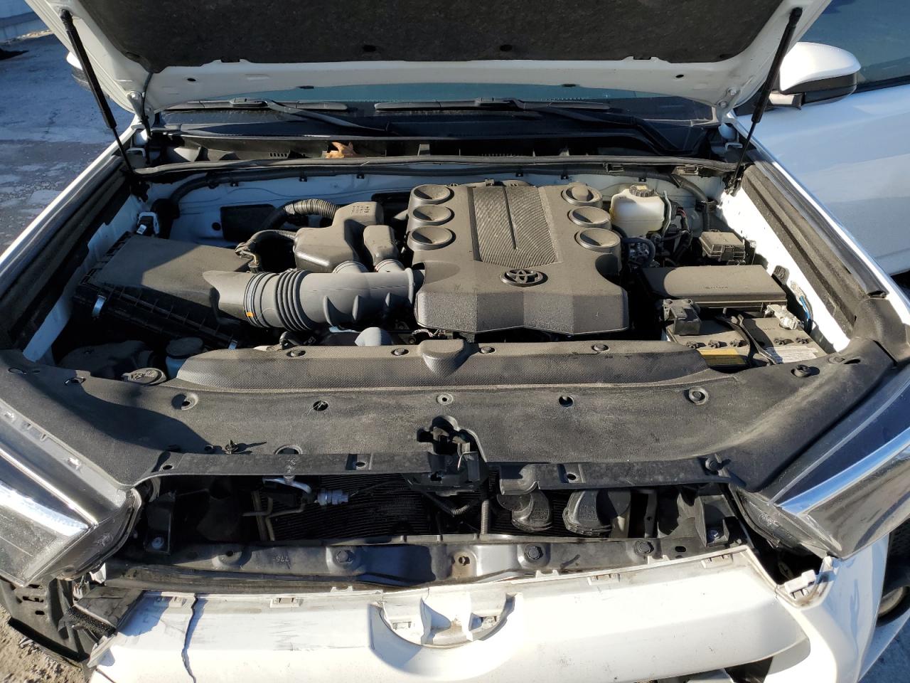 2022 Toyota 4Runner - Image 13
