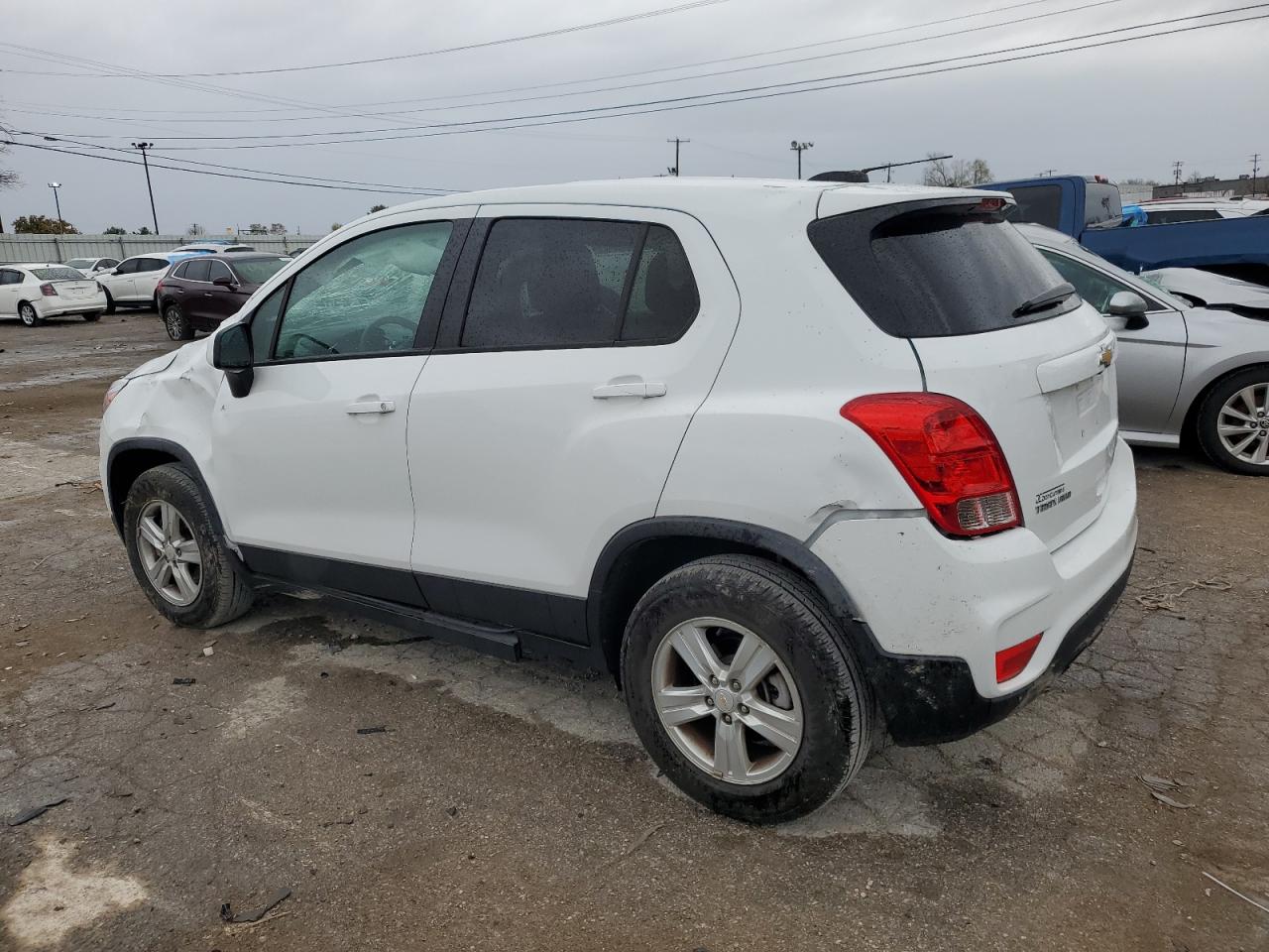 KL7CJNSM5NB549337 2022 CHEVROLET TRAX - Image 2