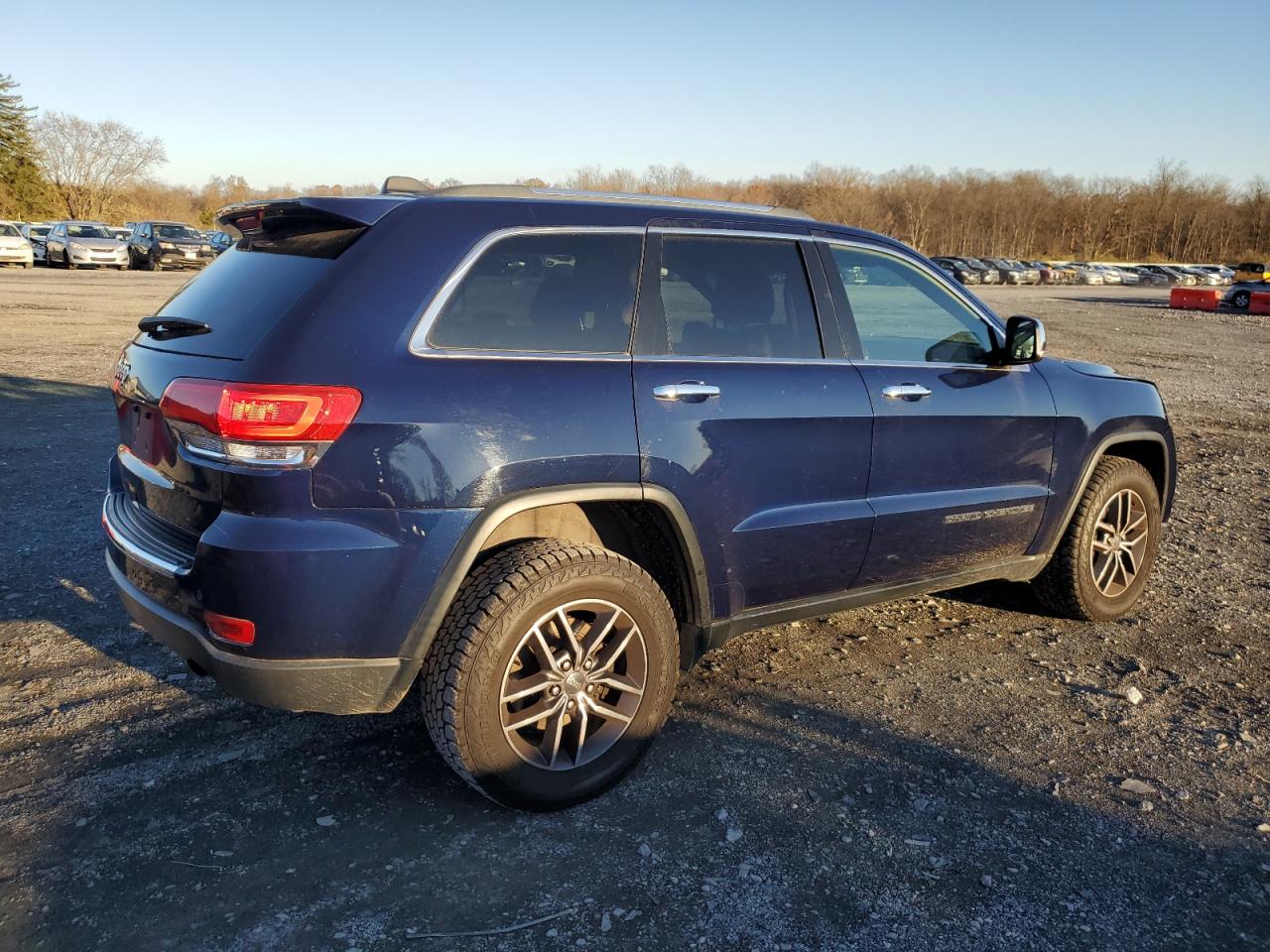 2017 Jeep Grand Cherokee - Image 3