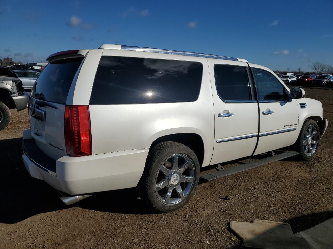 2011 Cadillac Escalade - Image 3