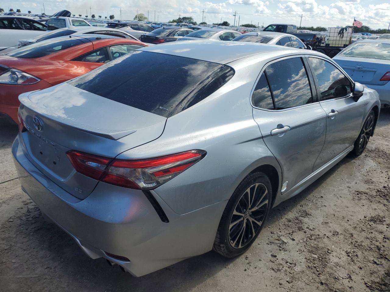 VIN JTNB11HK4J3031765 2018 TOYOTA CAMRY no.3