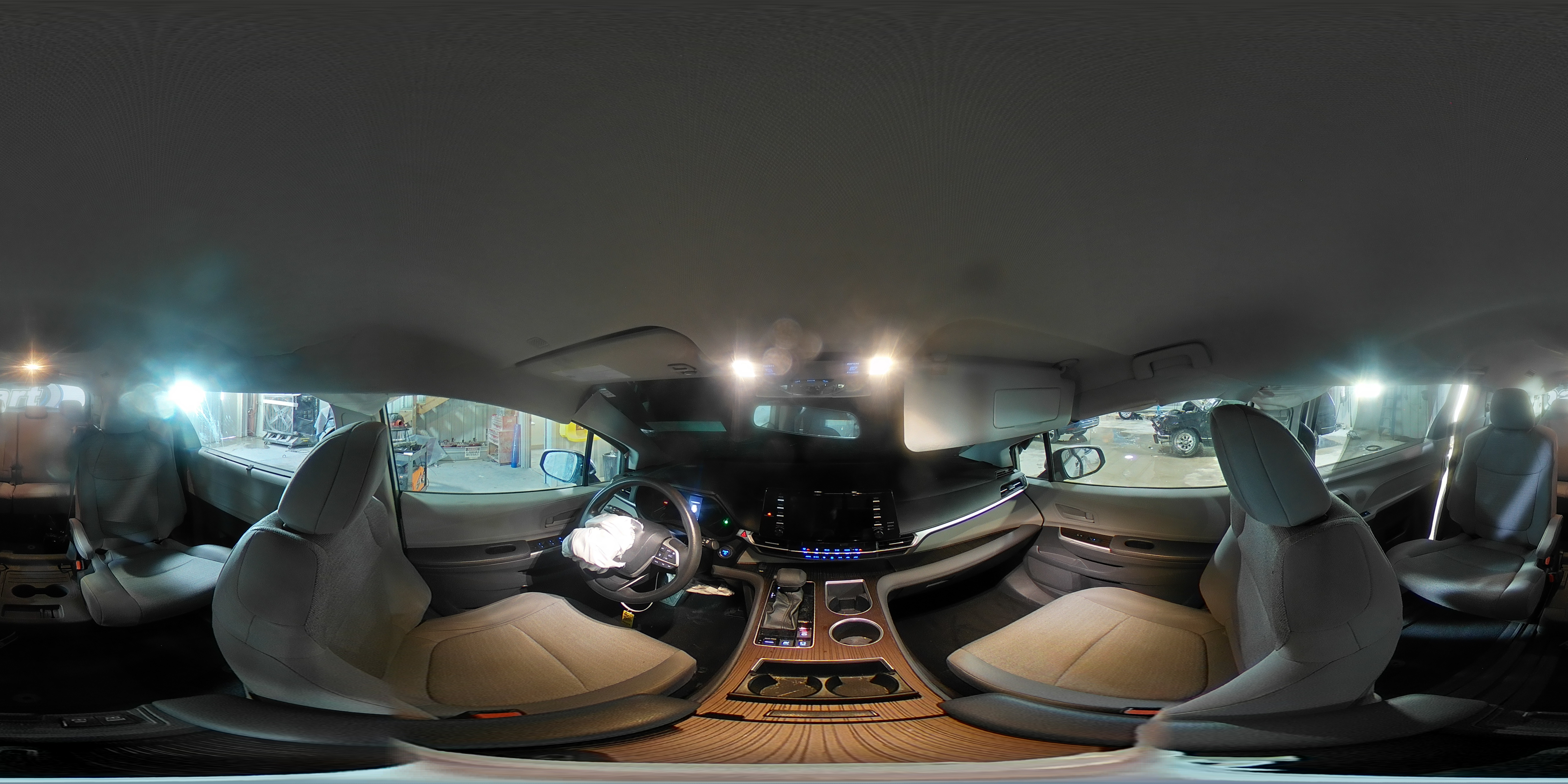 2021 Toyota Sienna - Image 15