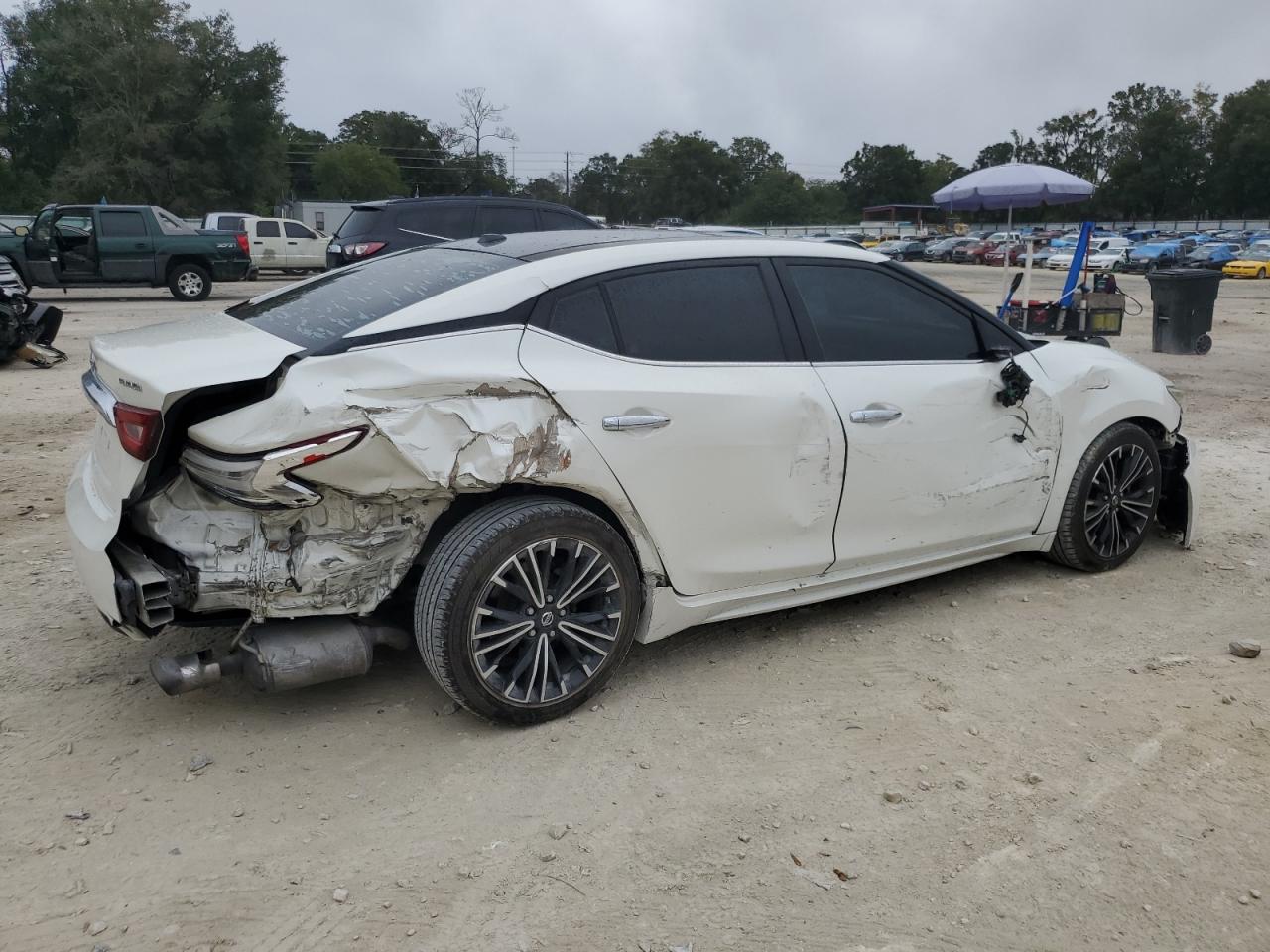 2016 Nissan Maxima - Image 3