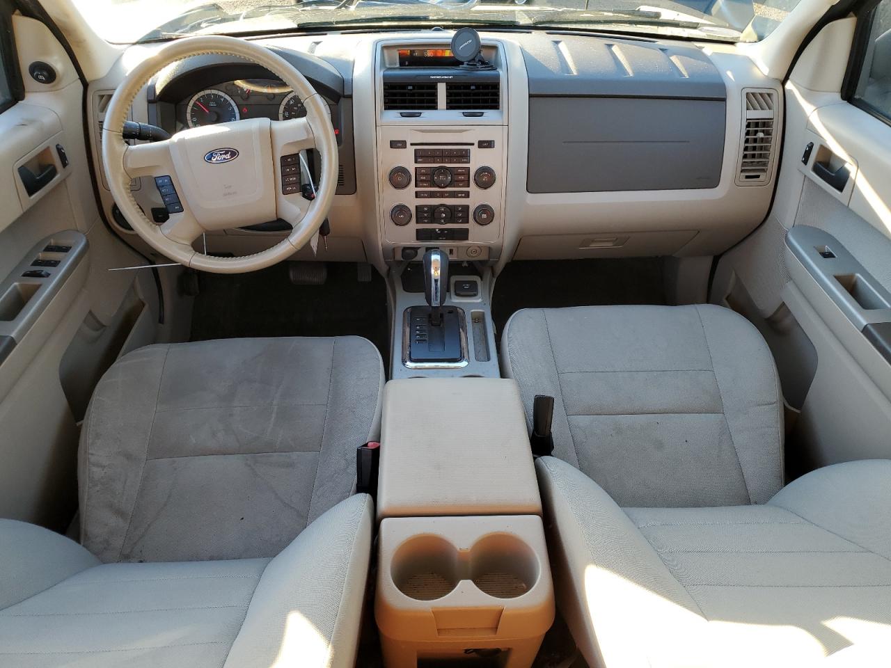 2010 Ford Escape - Image 8