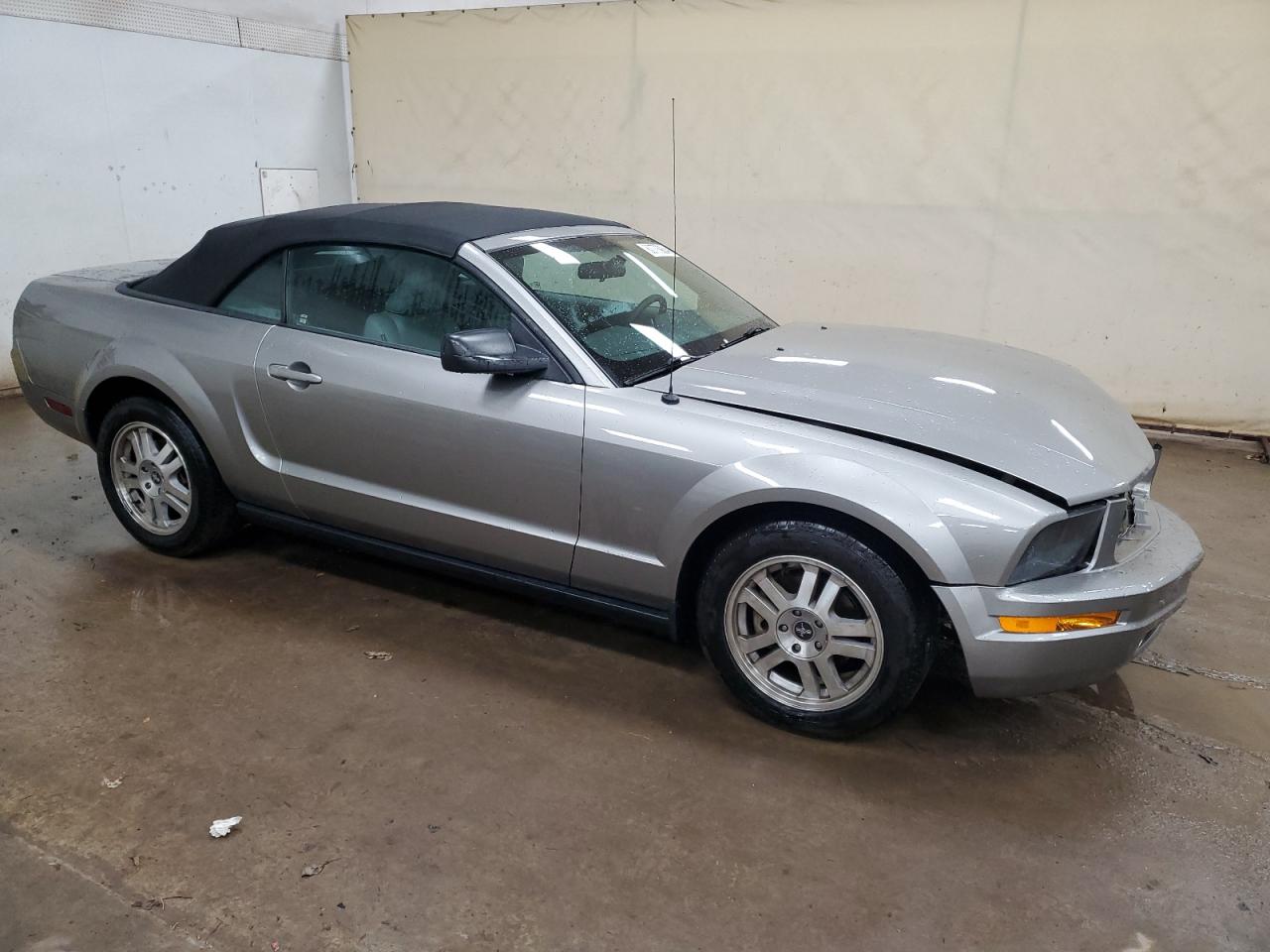 2008 Ford Mustang - Image 4