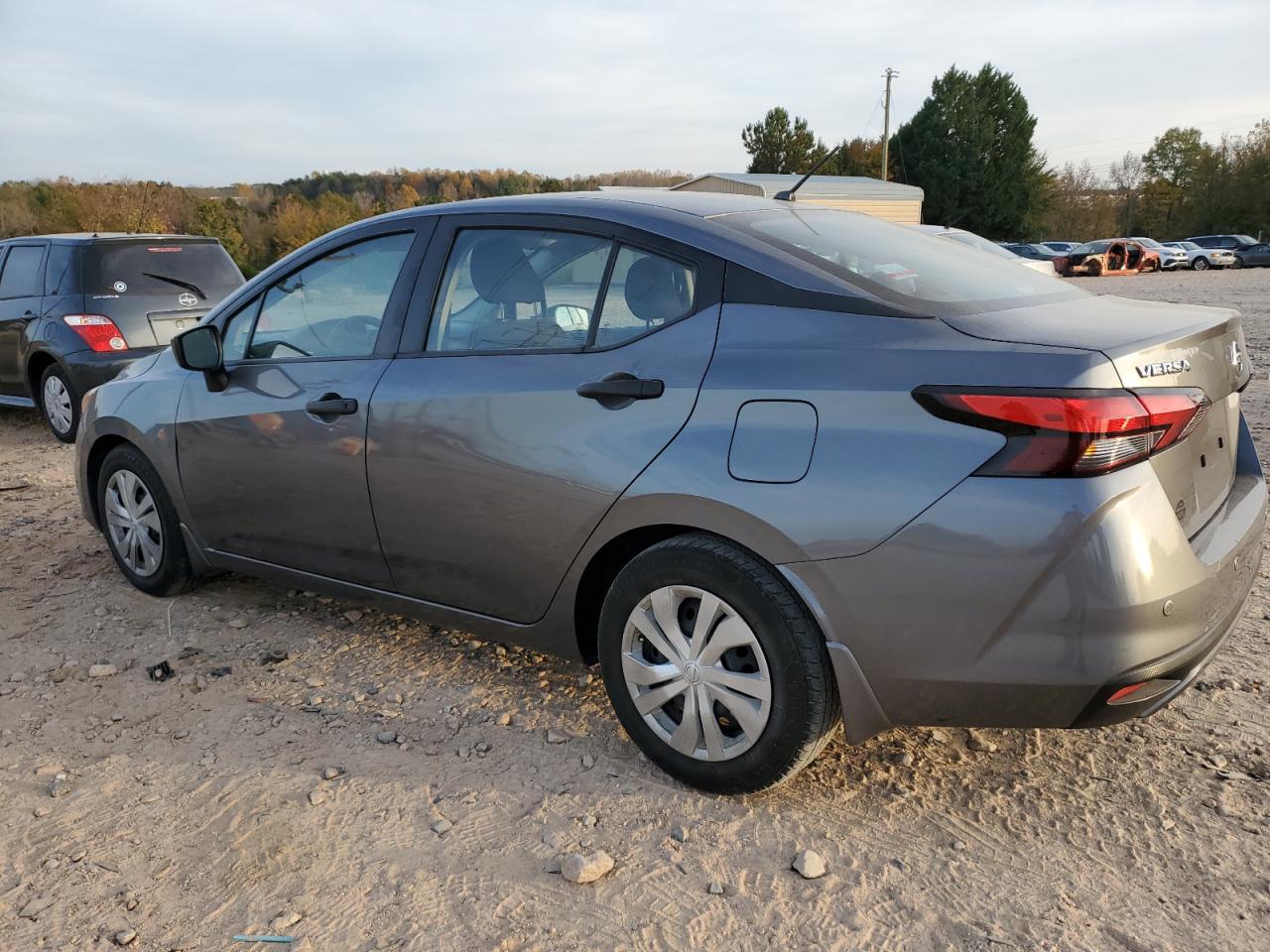 2021 Nissan Versa - Image 2
