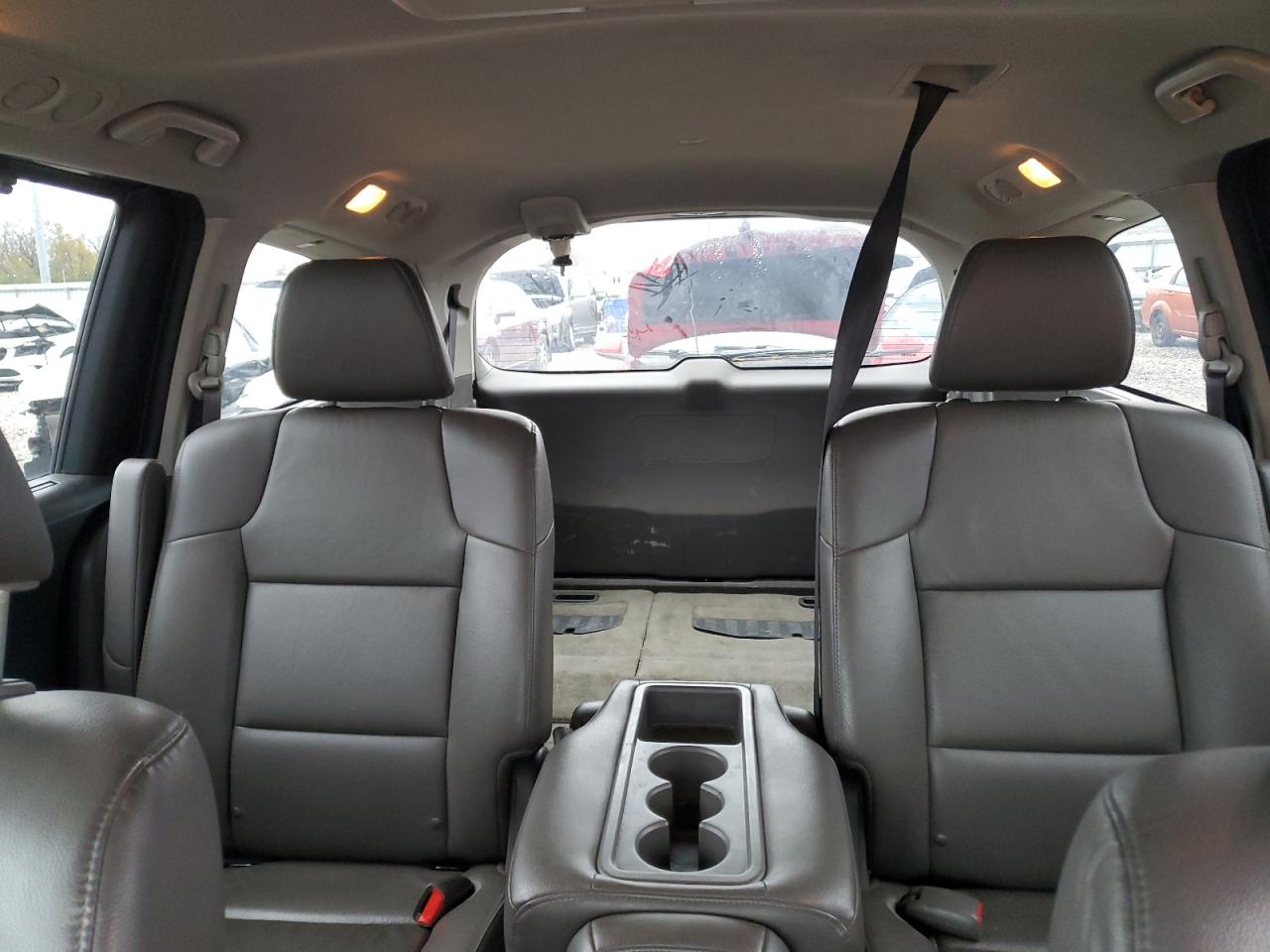 2016 Honda Odyssey - Image 10