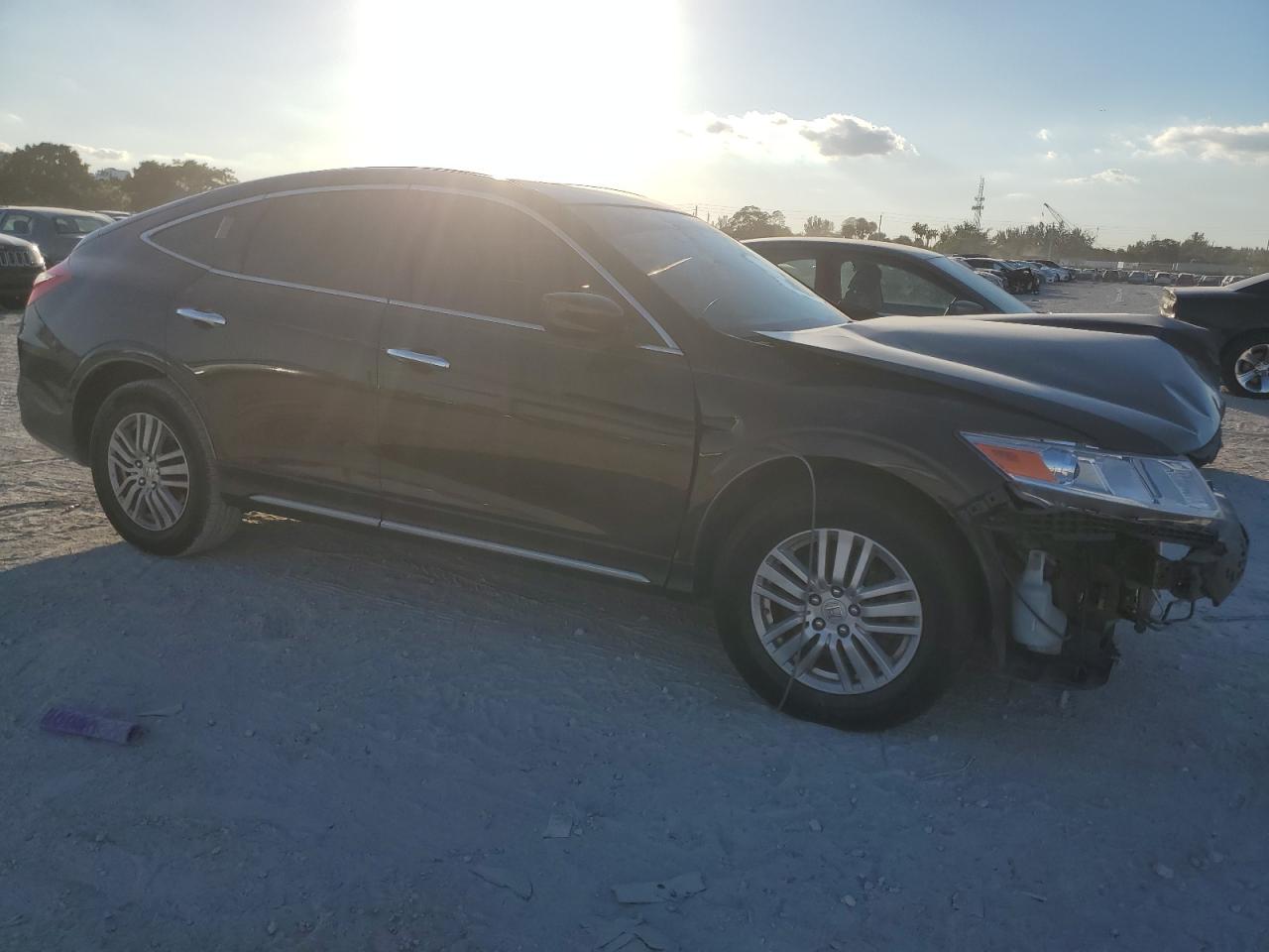 VIN 5J6TF3H35DL000120 2013 HONDA CROSSTOUR no.4