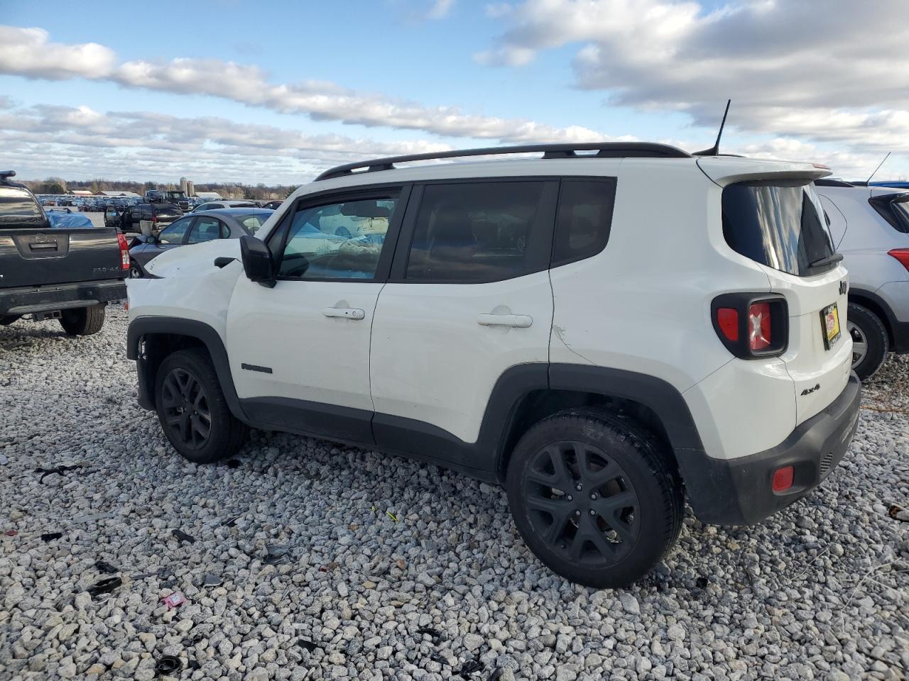 VIN ZACNJDE14PPP18907 2023 JEEP RENEGADE A no.2