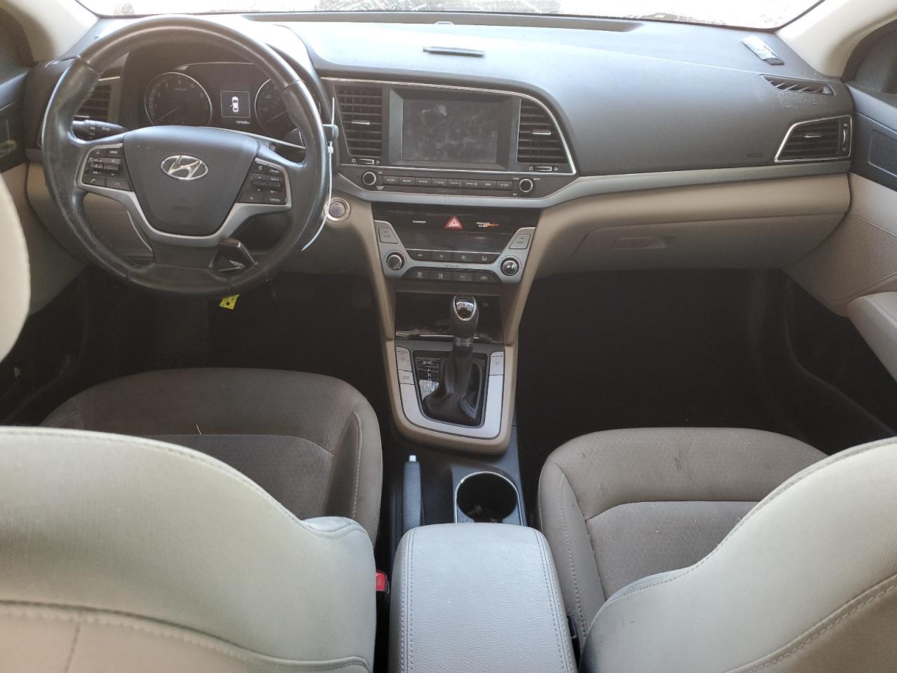 2017 Hyundai Elantra - Image 8