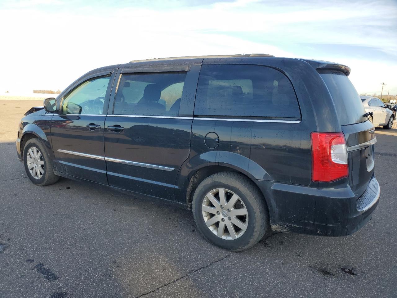 2014 Chrysler Town & Country - Image 2