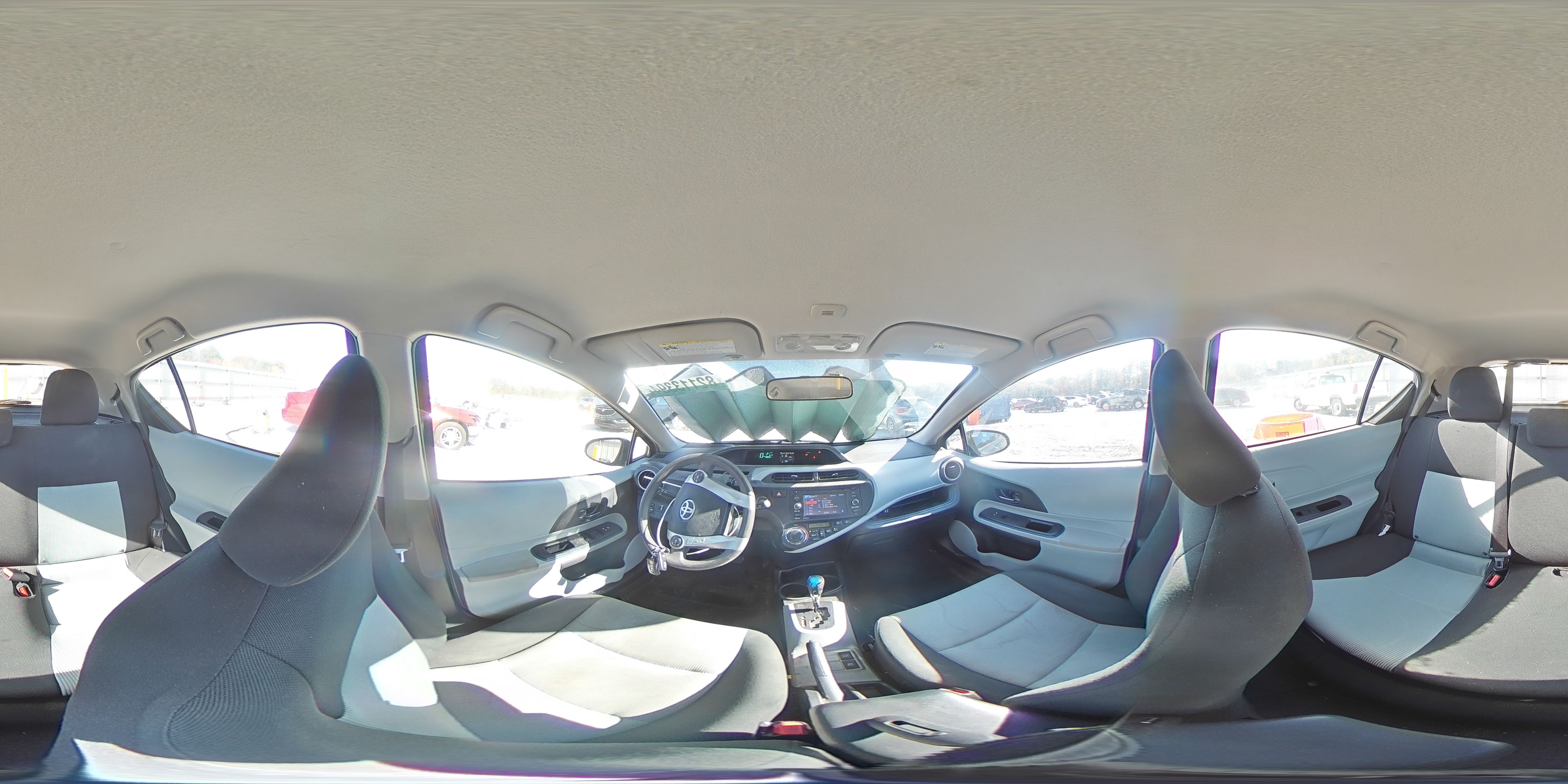 2012 Toyota Prius - Image 14
