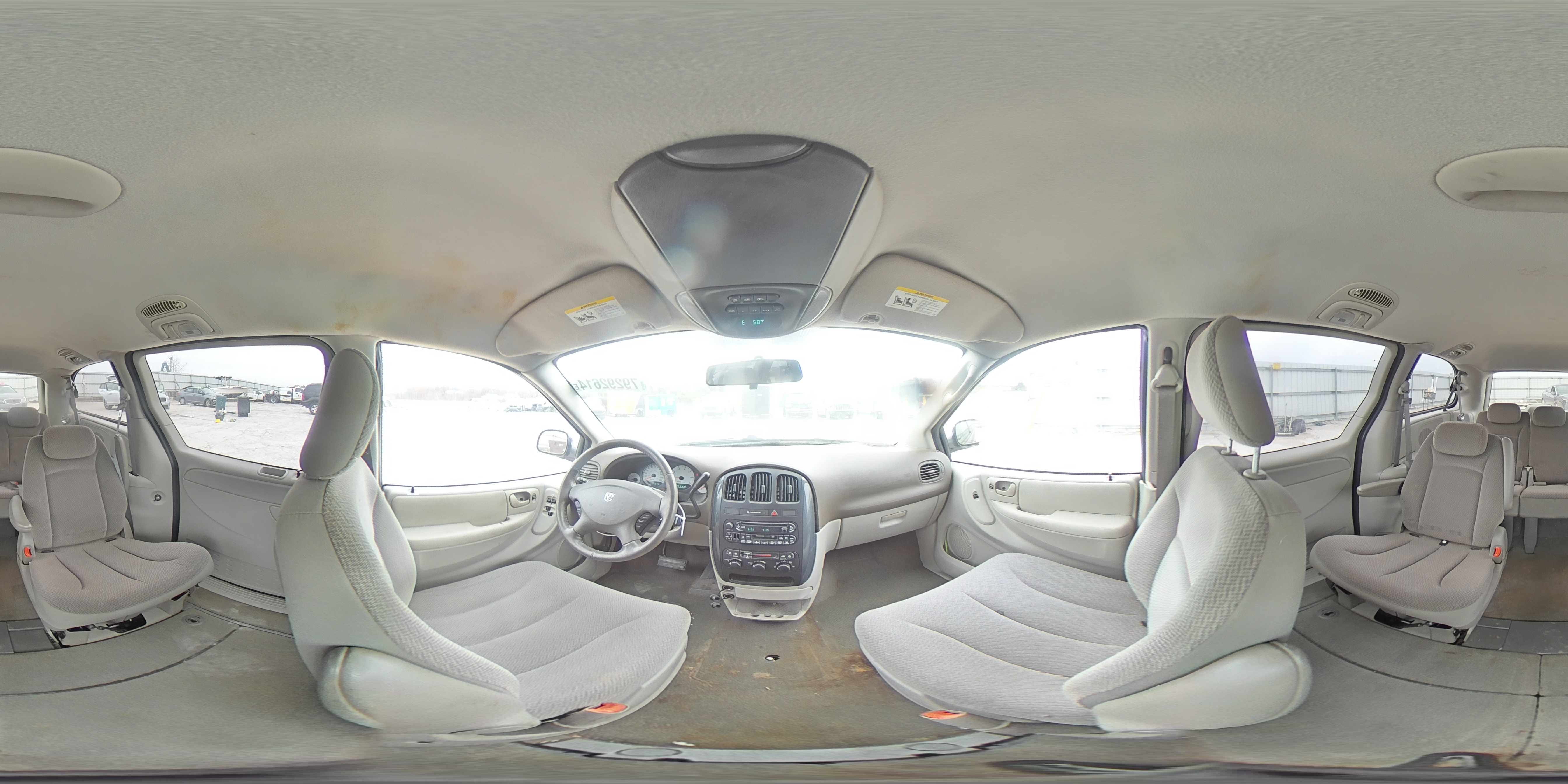 2005 Dodge Caravan - Image 14