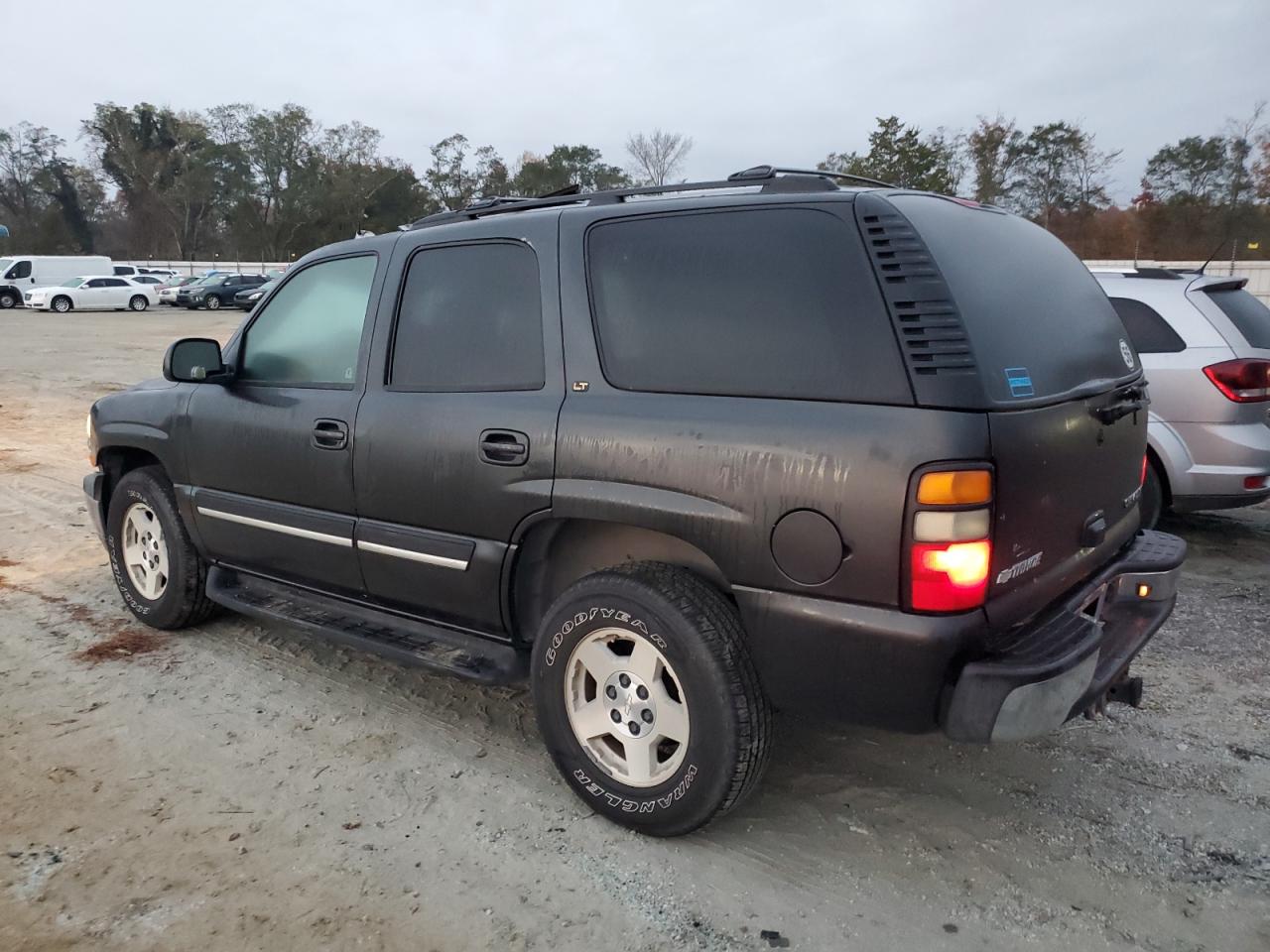 2004 Chevrolet Tahoe - Image 2