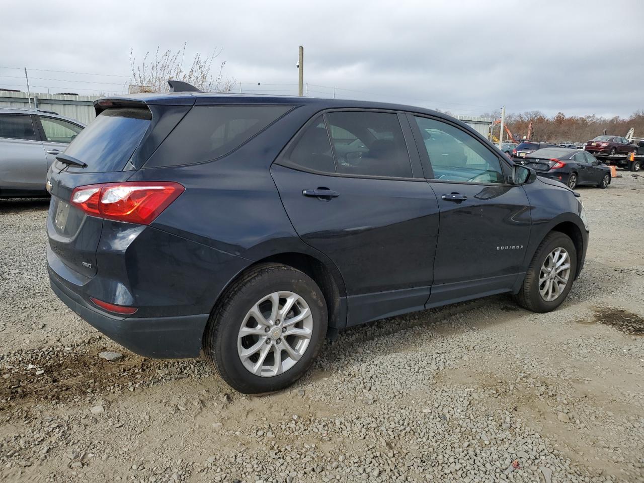 2021 Chevrolet Equinox - Image 3