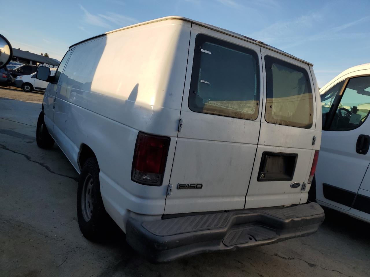 2006 Ford Econoline - Image 2