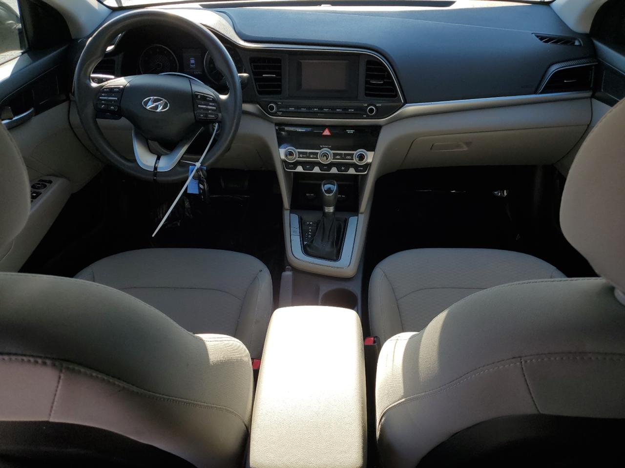 2020 Hyundai Elantra - Image 8