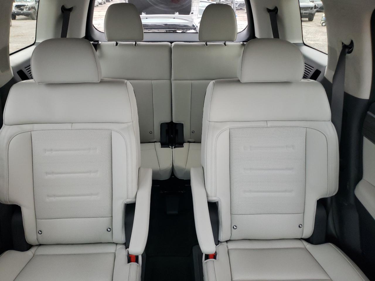 2024 Hyundai Santa Fe - Image 10