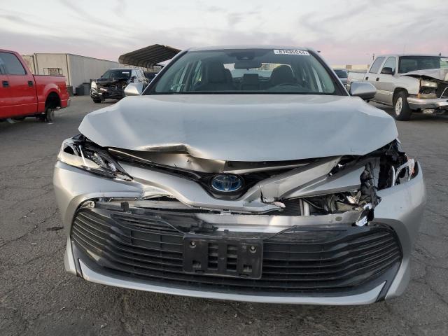  TOYOTA CAMRY 2020 Srebrny