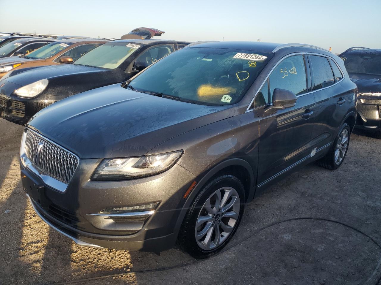 VIN 5LMCJ2D96KUL00354 2019 LINCOLN MKC no.1