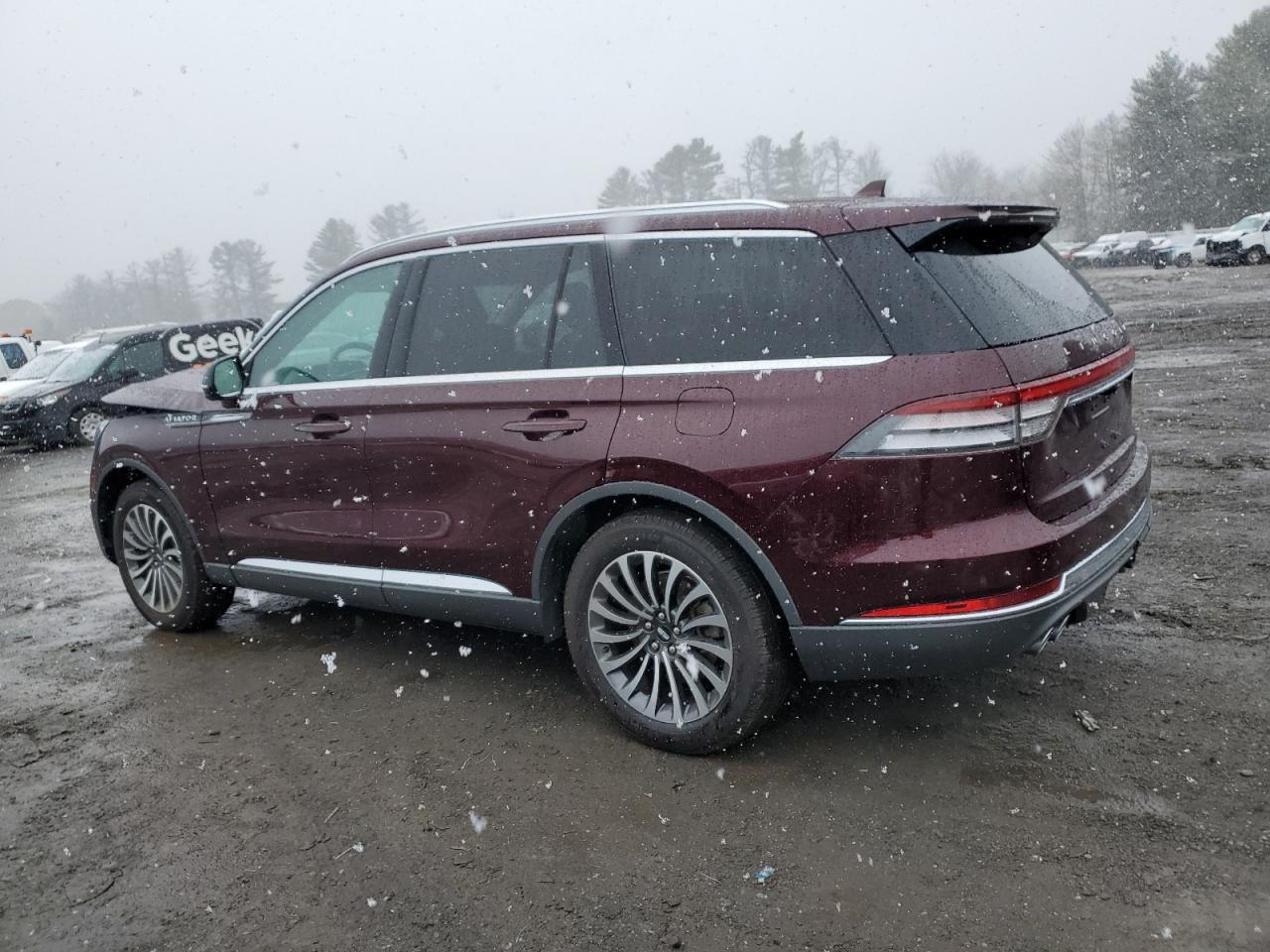 2020 Lincoln Aviator - Image 2