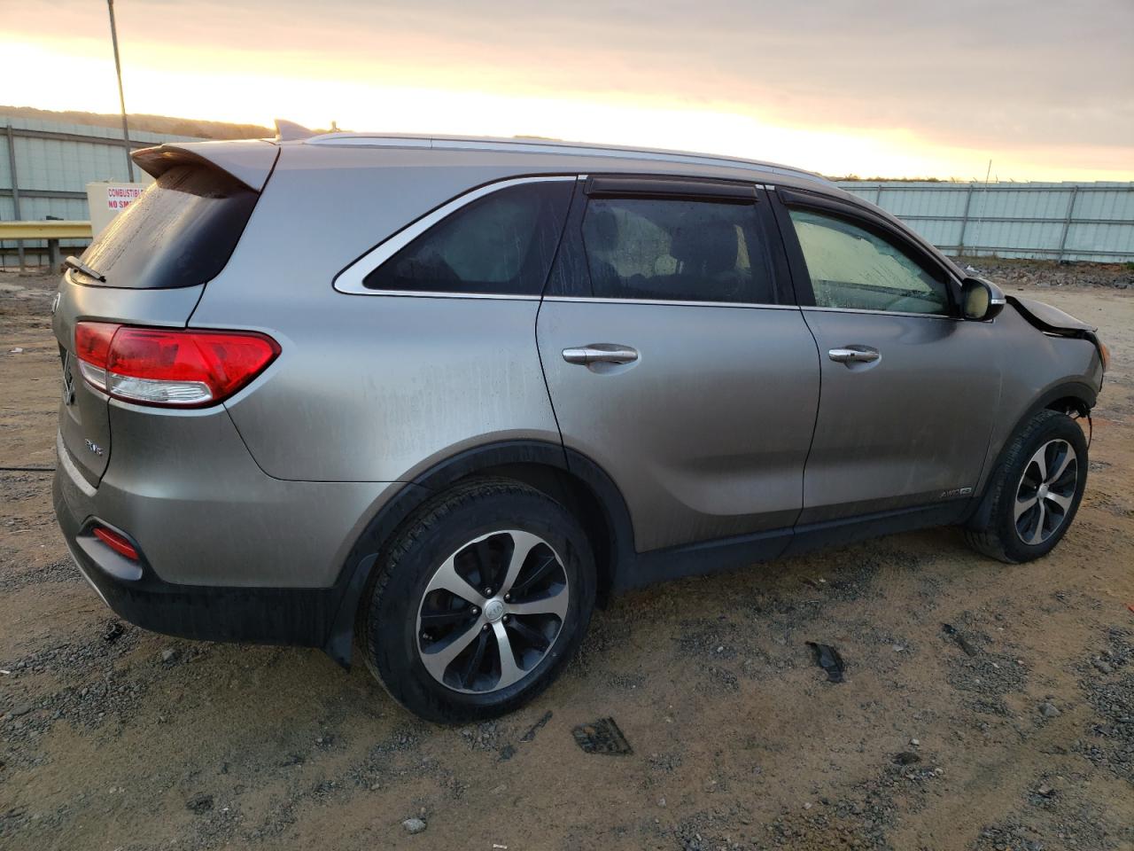 2017 Kia Sorento - Image 3