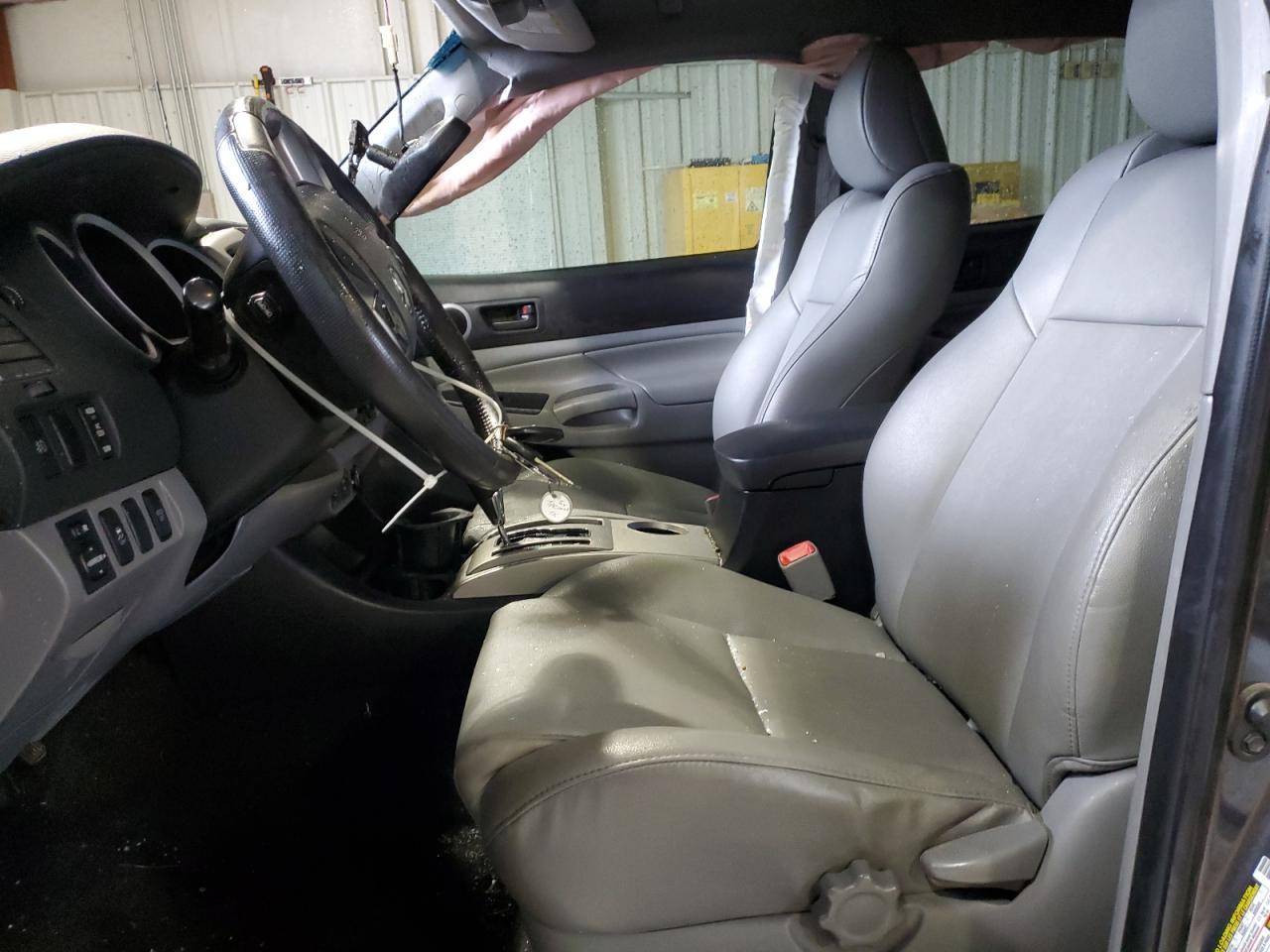 2015 Toyota Tacoma - Image 7