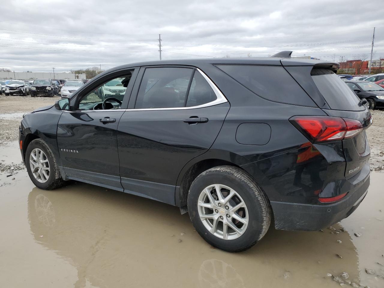 2022 Chevrolet Equinox - Image 2