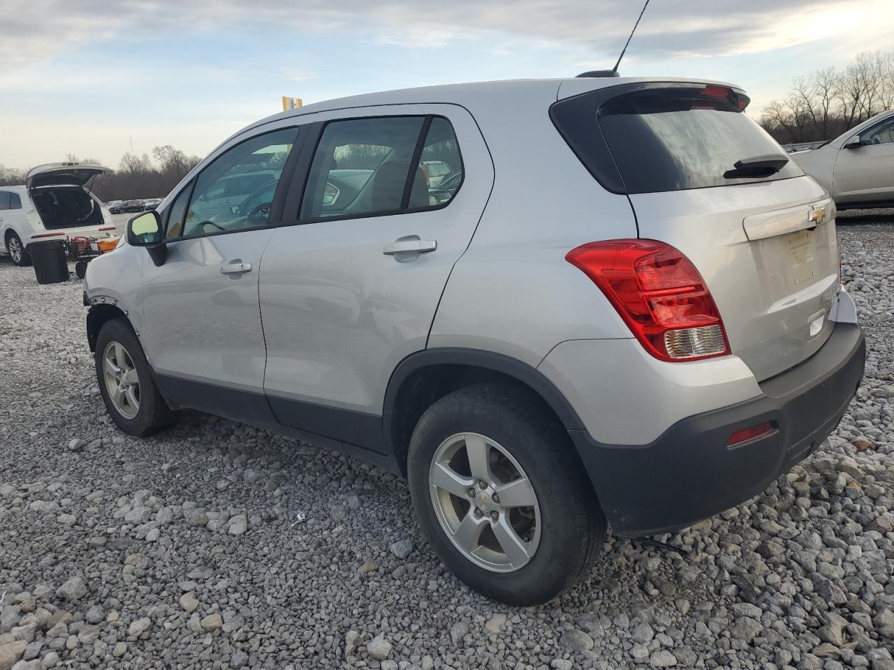 VIN 3GNCJNSBXGL275871 2016 CHEVROLET TRAX no.2