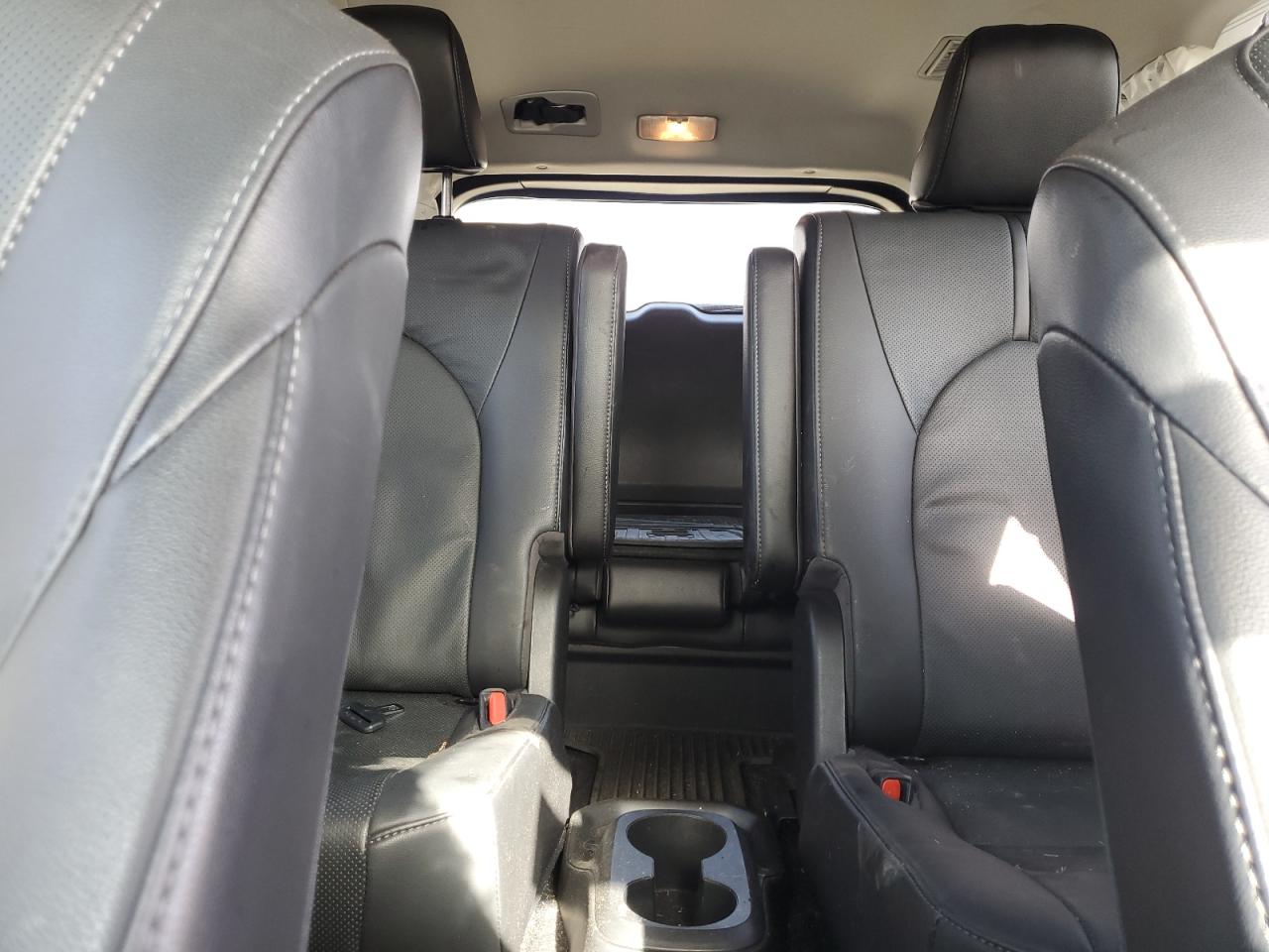 2021 Toyota Highlander - Image 10