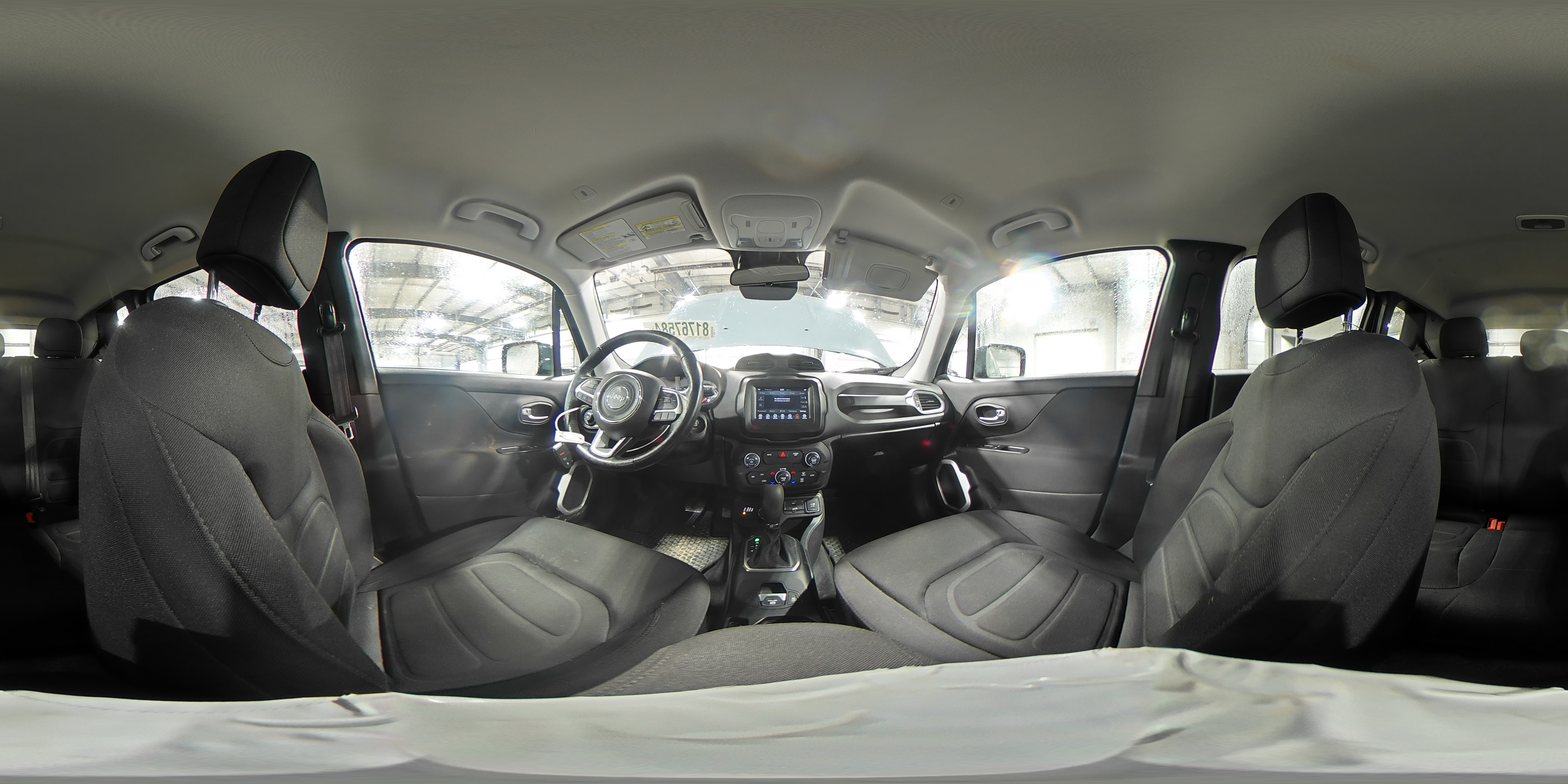 2018 Jeep Renegade - Image 14