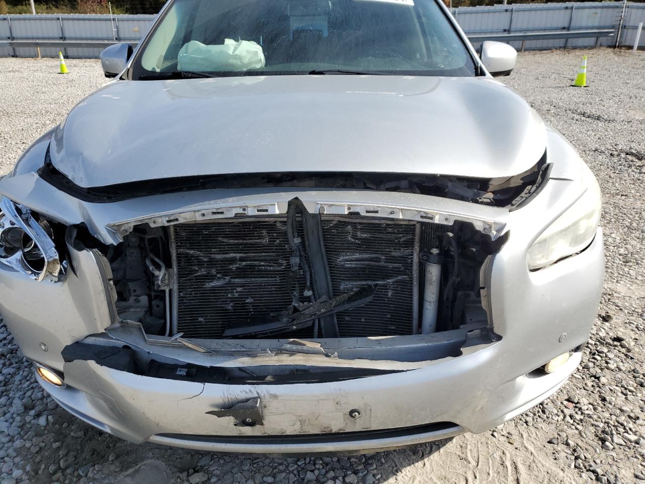 2015 Infiniti QX60 - Image 13