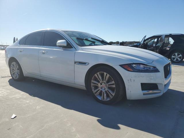 Sedans JAGUAR XF 2016 Biały