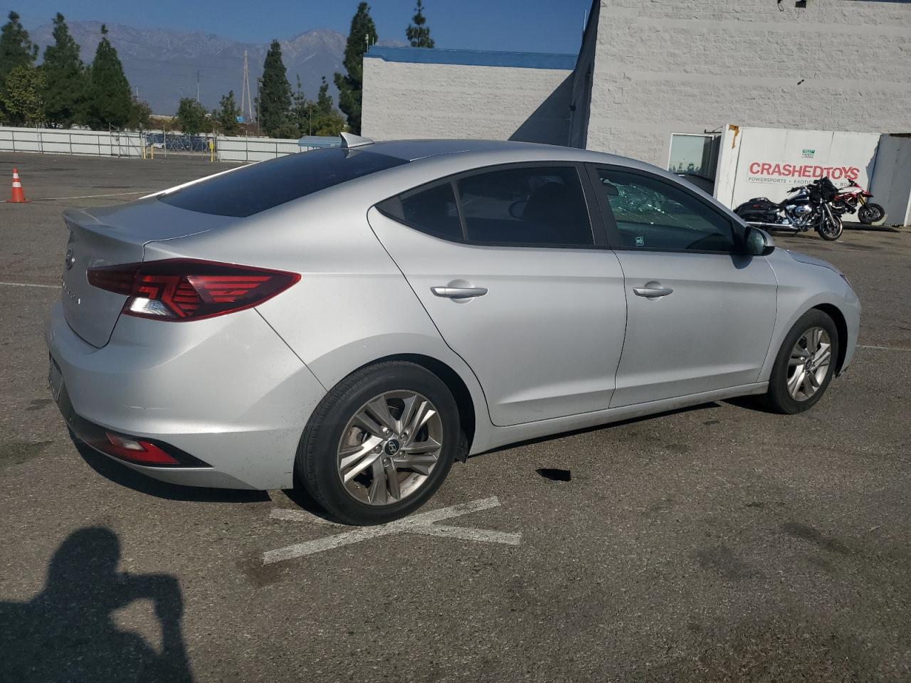 2019 Hyundai Elantra - Image 3