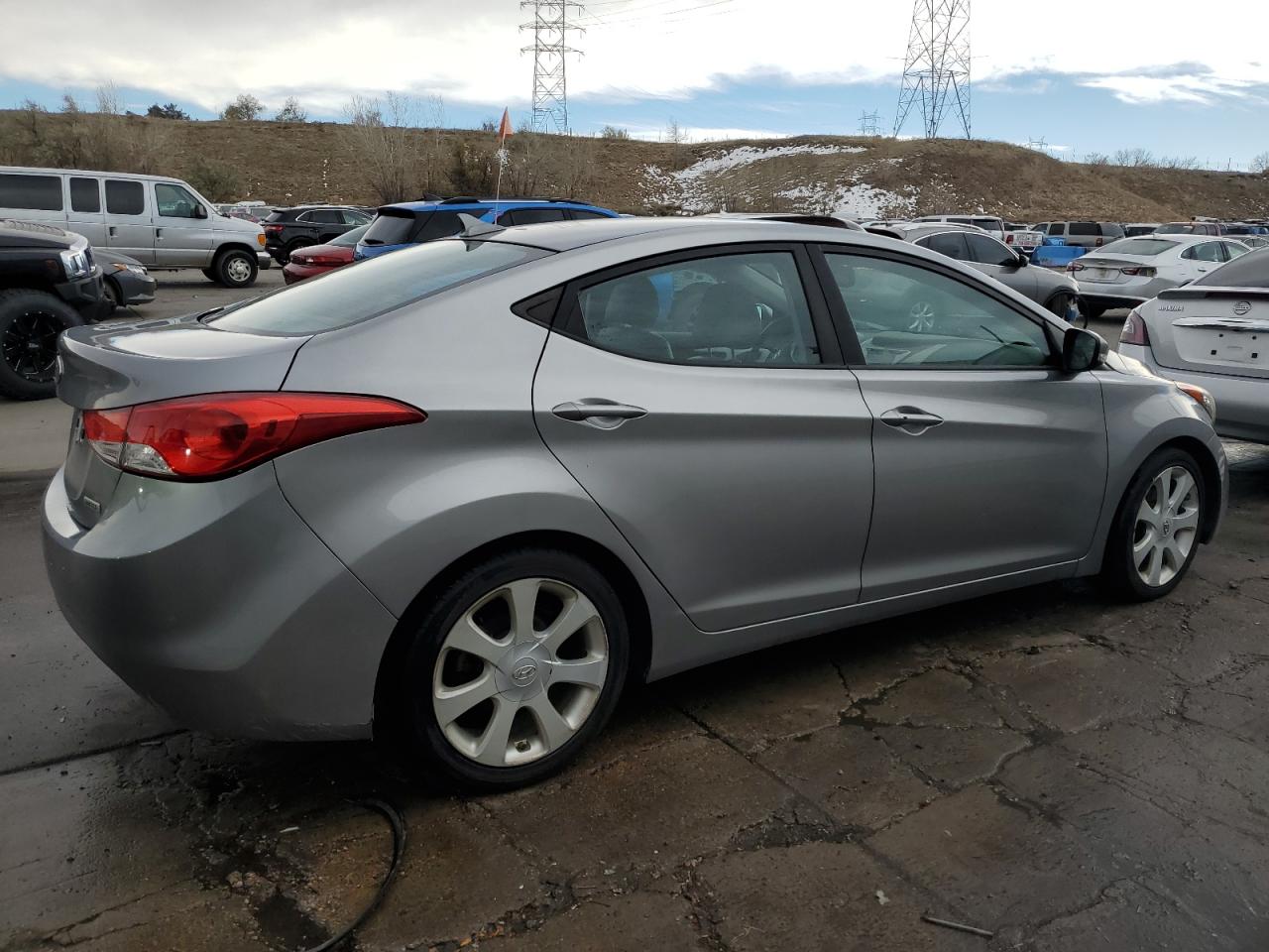 2013 Hyundai Elantra - Image 3