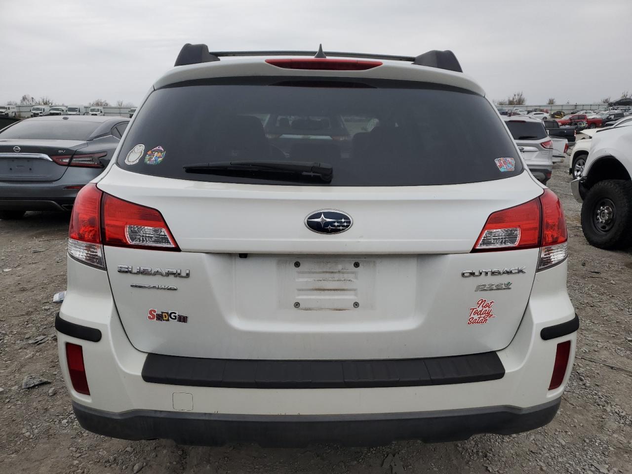 2012 Subaru Outback - Image 6