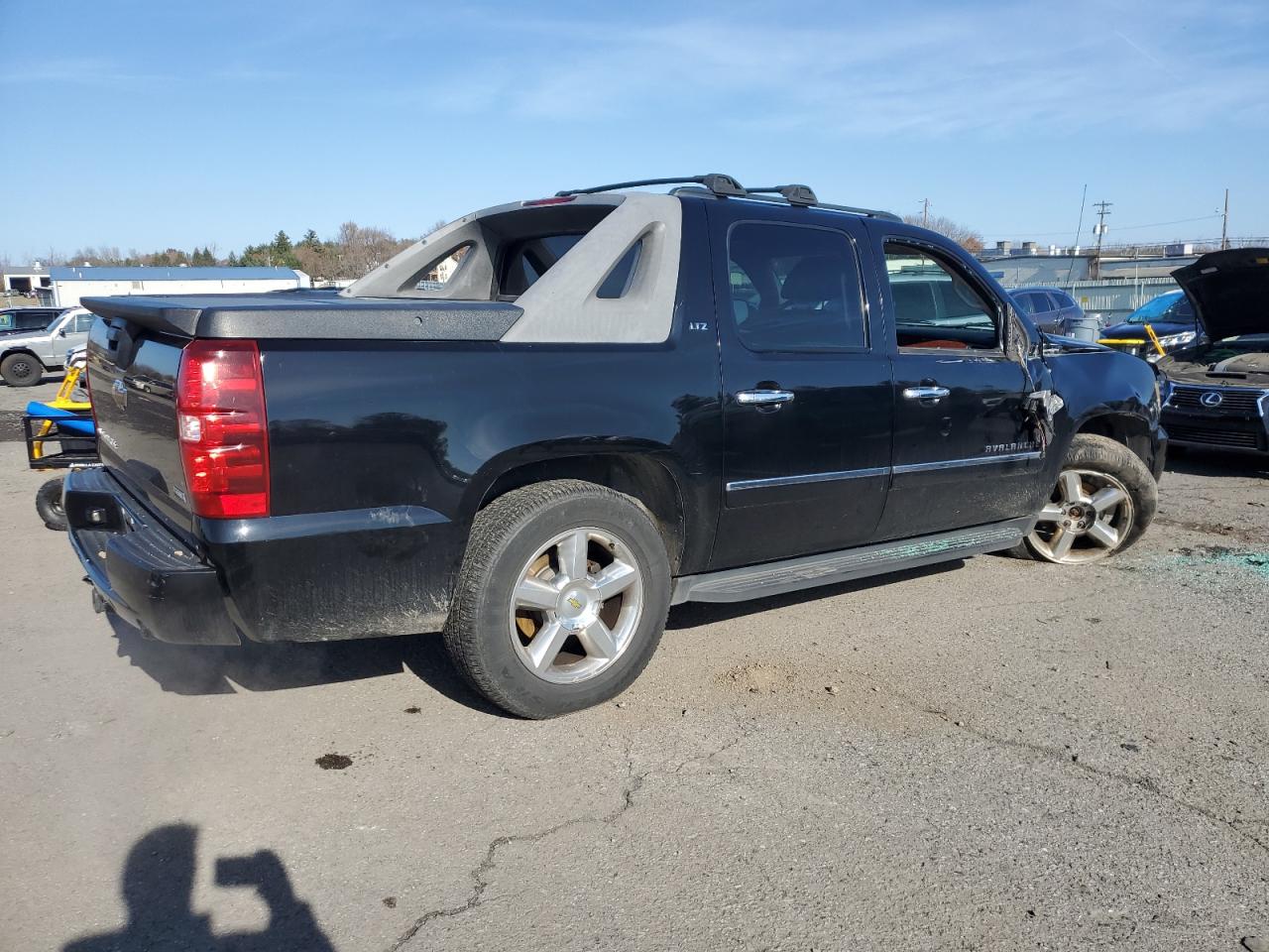 2009 Chevrolet Avalanche - Image 3