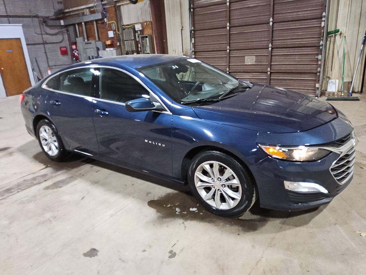 2022 Chevrolet Malibu - Image 4