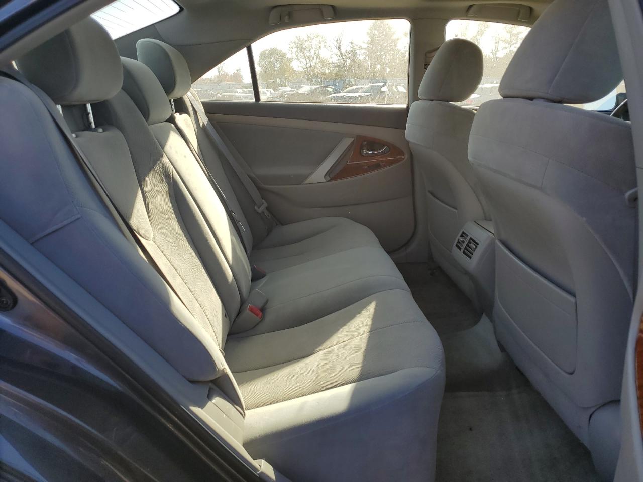 2009 Toyota Camry - Image 10