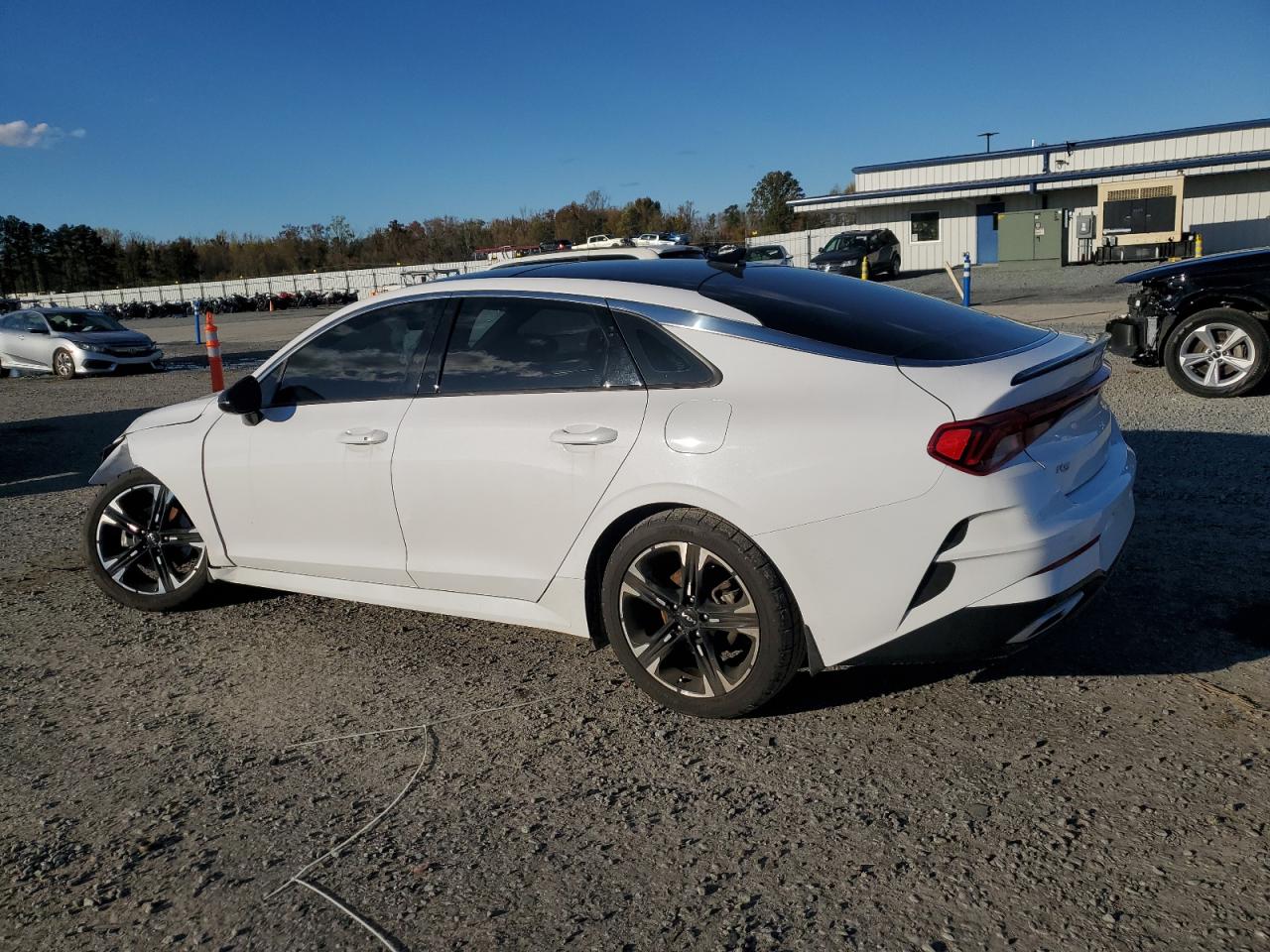 2022 Kia K5 - Image 2