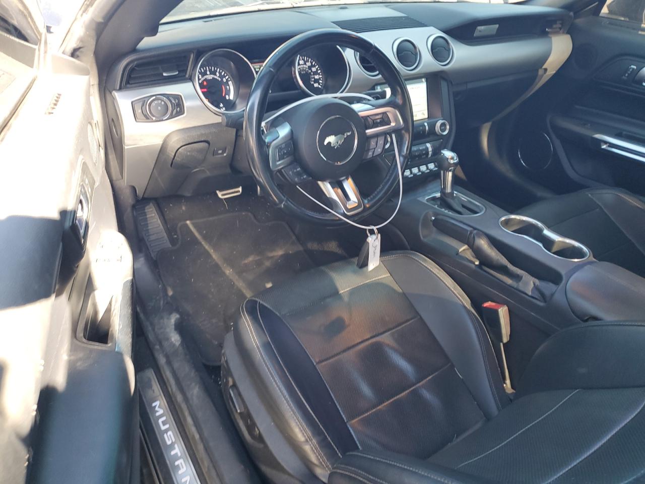 2019 Ford Mustang - Image 8