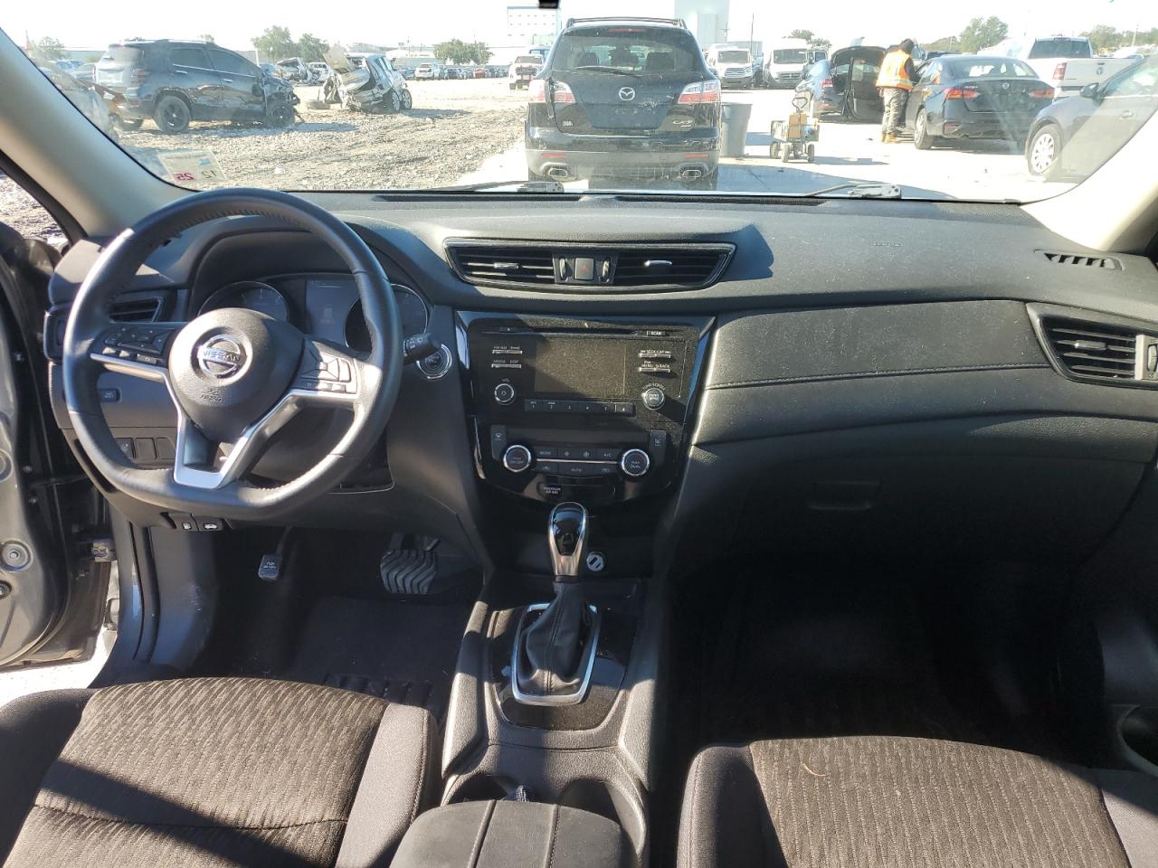 2017 Nissan Rogue - Image 8