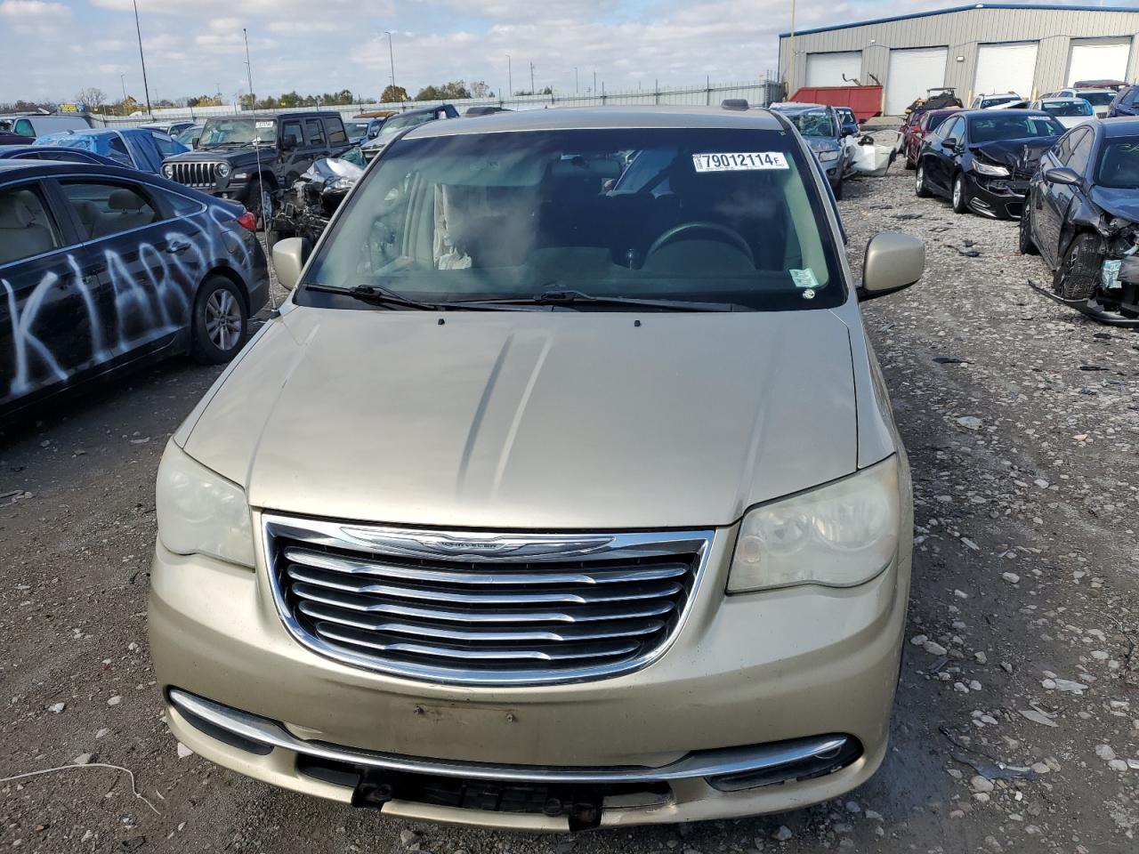 2011 Chrysler Town & Country - Image 5