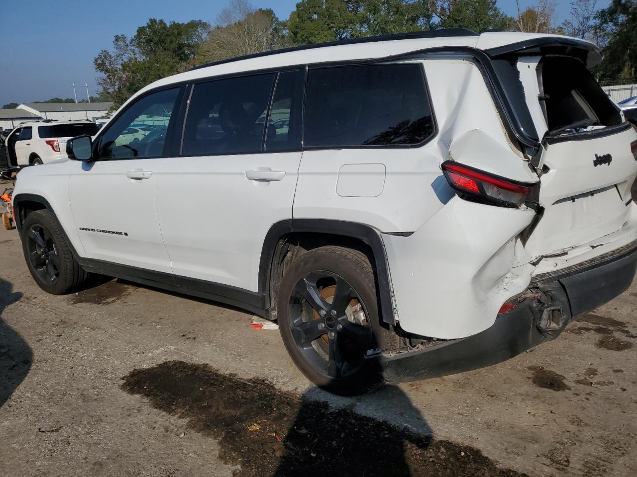 1C4RJJBG8R8548492 2024 JEEP GRAND CHEROKEE - Image 2