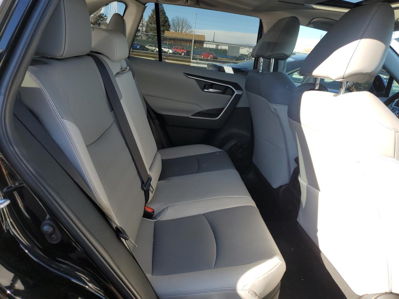 2022 Toyota RAV 4 - Image 12
