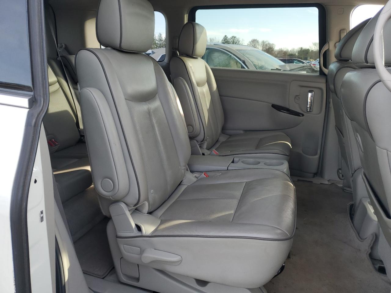 2013 Nissan Quest - Image 12