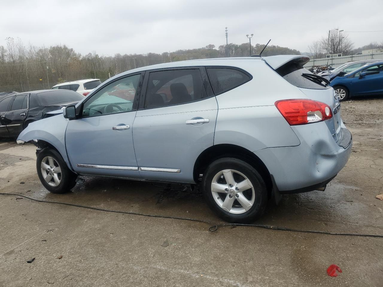 2013 Nissan Rogue - Image 2